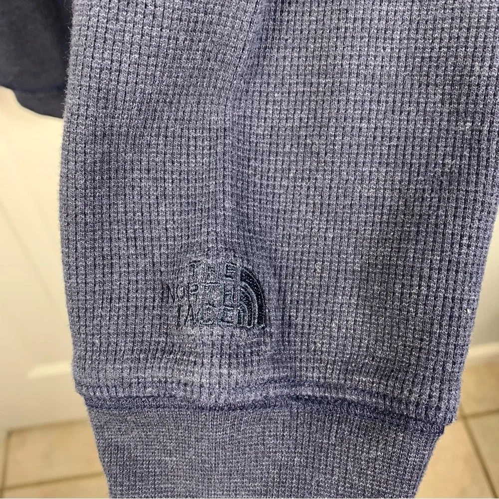 North Face Mens Size Large Long Sleeve Shirt